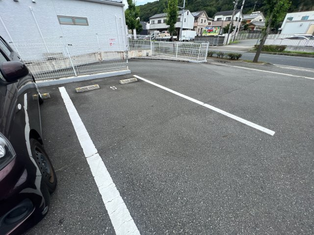 シエル青山の駐車場