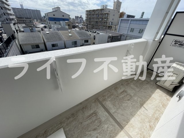 Moolio新深江のバルコニー
