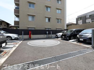 【駐車場】 | 機械式3段駐車場です。ターンテーブルがあります