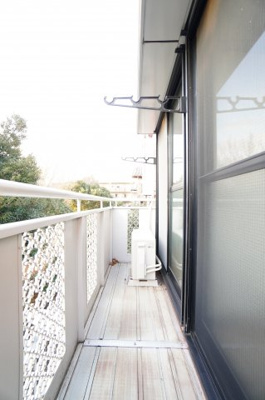 【バルコニー】 | エバーグリーンⅡ | ※同物件・反転タイプの写真です。