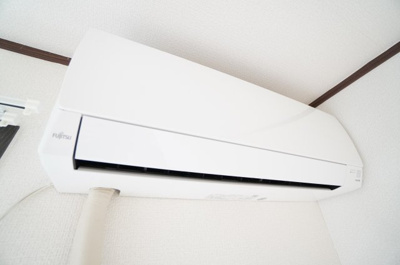 【設備】 | エバーグリーンⅡ | ※同物件・反転タイプの写真です。エアコン2台完備！