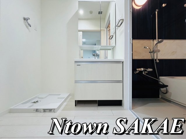 【独立洗面台】 | さくらHills NISHIKI Platinum Residence | 朝の支度にも助かる、独立の洗髪洗面化粧台