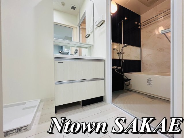 【洗面所】 | さくらHills NISHIKI Platinum Residence | 明るい洗面所です