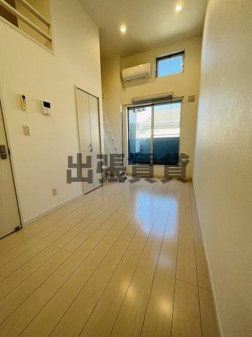 仲介手数料0円！クレスト新富の居間・リビング