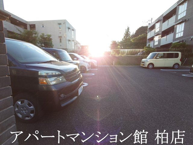 ピアチェーレⅠの駐車場