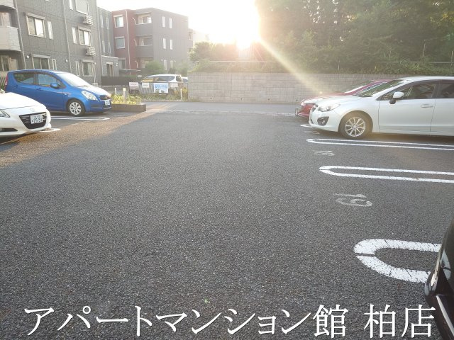 ピアチェーレⅠの駐車場