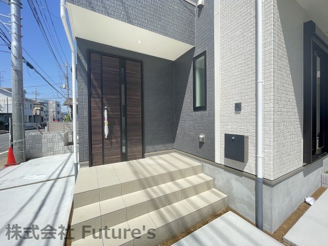 三郷市戸ケ崎3丁目　新築戸建　全7棟　B号棟のエントランス|玄関アプローチ