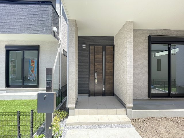 三郷市戸ケ崎3丁目　新築戸建　全7棟　C号棟のエントランス|玄関アプローチ