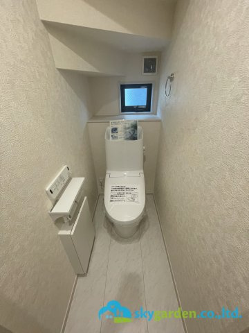 平塚市南金目　未入居戸建のトイレ