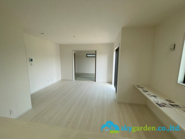 平塚市南金目　未入居戸建の居間・リビング