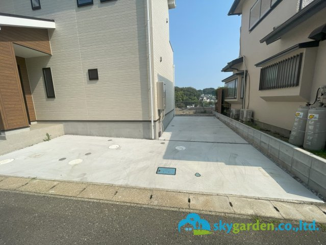 平塚市南金目　未入居戸建の駐車場