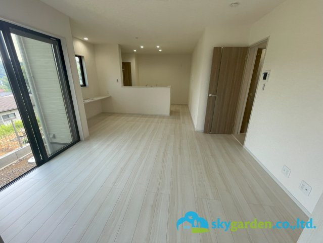 平塚市南金目　未入居戸建の居間・リビング