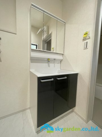 平塚市南金目　未入居戸建の独立洗面台