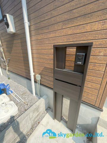 平塚市南金目　未入居戸建の玄関