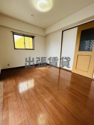 仲介手数料0円！！グランデ瓦町の居間・リビング