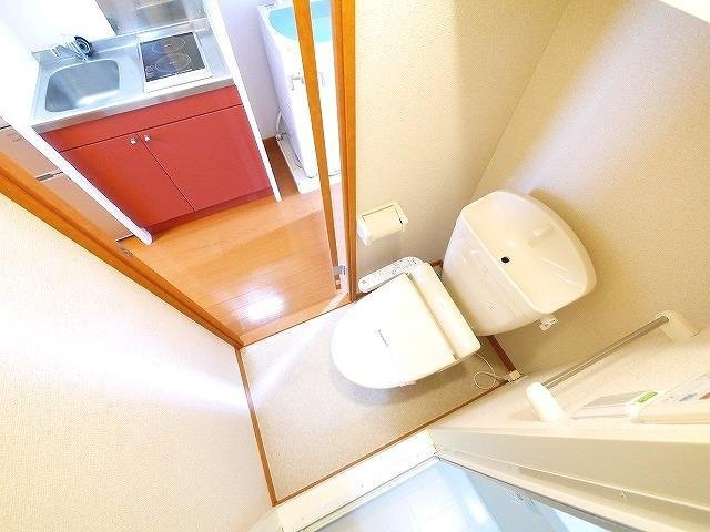レオパレス伏見Ⅱのトイレ|落ち着いた色調のトイレです