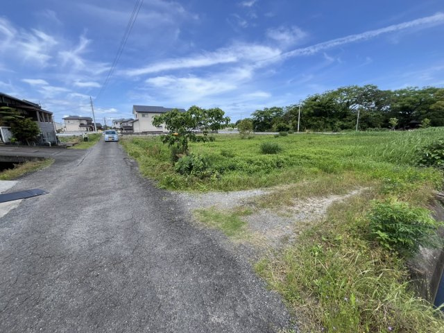 葭牟田町売り土地の前面道路含む現地写真