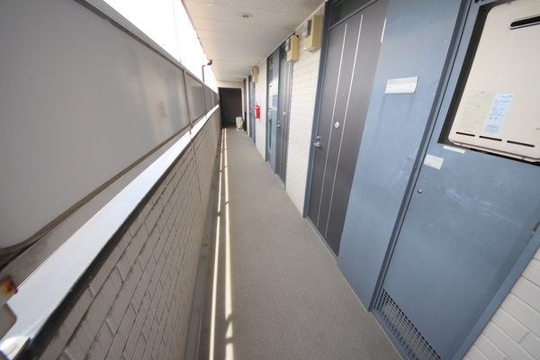 ガジェットハウスⅢのエントランス