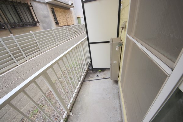 レオ四条大路のバルコニー