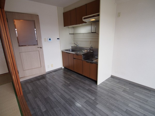 プラムキャッスルＳ-１の居間・リビング