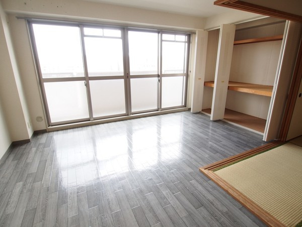 プラムキャッスルＳ-１の居間・リビング