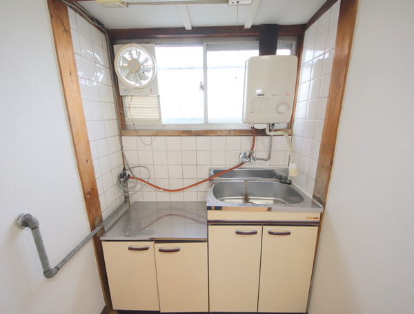 吹角借家　中棟のキッチン