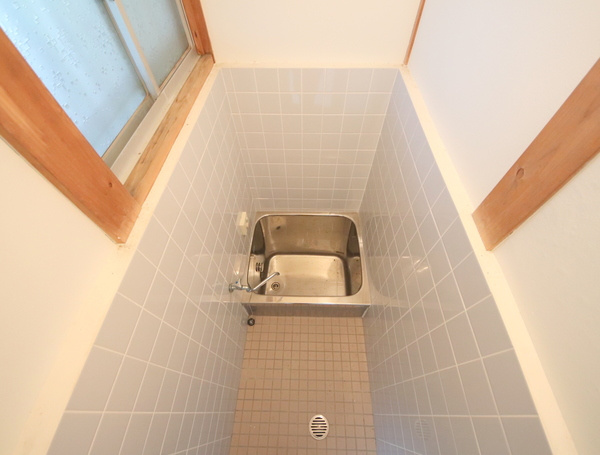 吹角借家　中棟の浴室