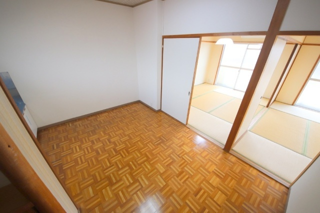 ハイツ小嶋の居間・リビング