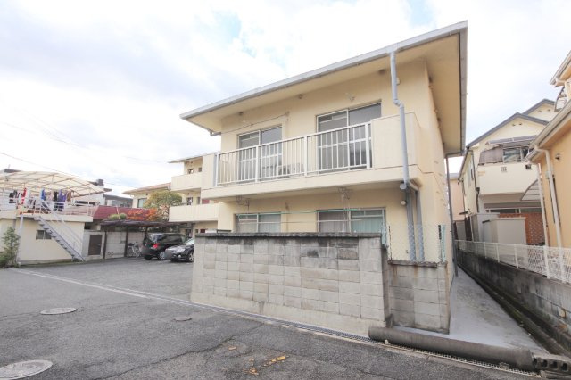 ハイツ小嶋のエントランス