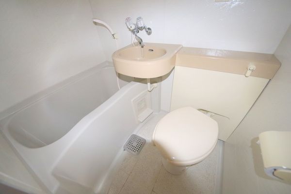 シティパレスあやめ池P-8の浴室