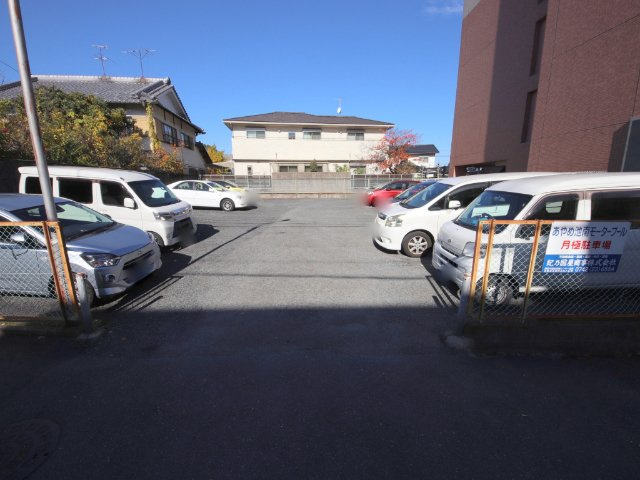 シティパレスあやめ池P-8の駐車場