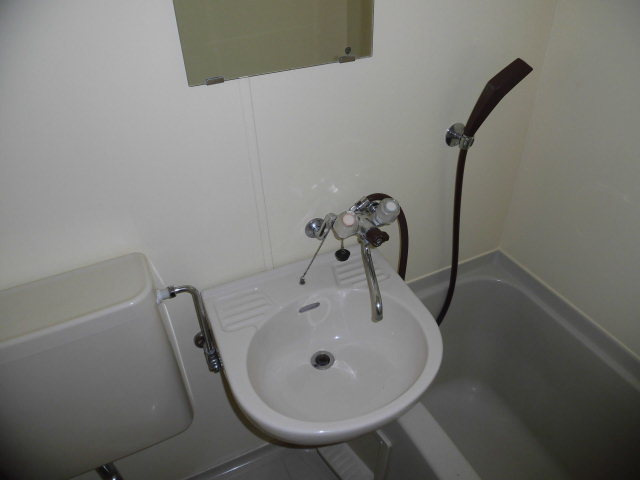 洗面所も設置されています