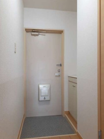 タウンサテライトの玄関