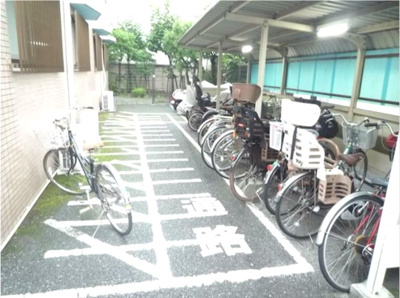 【駐車場】 | アソシエール護国寺　　13823 | 敷地内に自転車置き場があります(^^)/