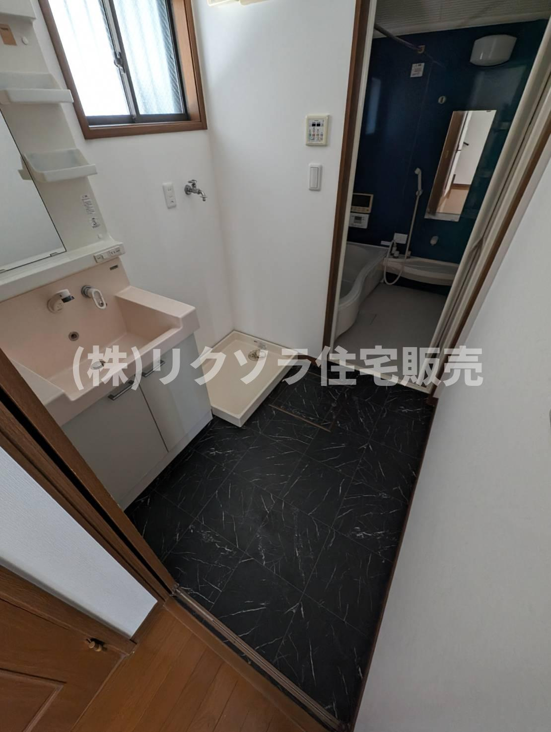 大久保町4丁目　中古一戸建ての脱衣所|洗面所
■物件内覧・資金計画相談・住宅ローン相談、リフォーム相談、お問合せ受付中■
※当日・翌日のご内覧、ご相談はお電話でのお問合せがスムーズです！