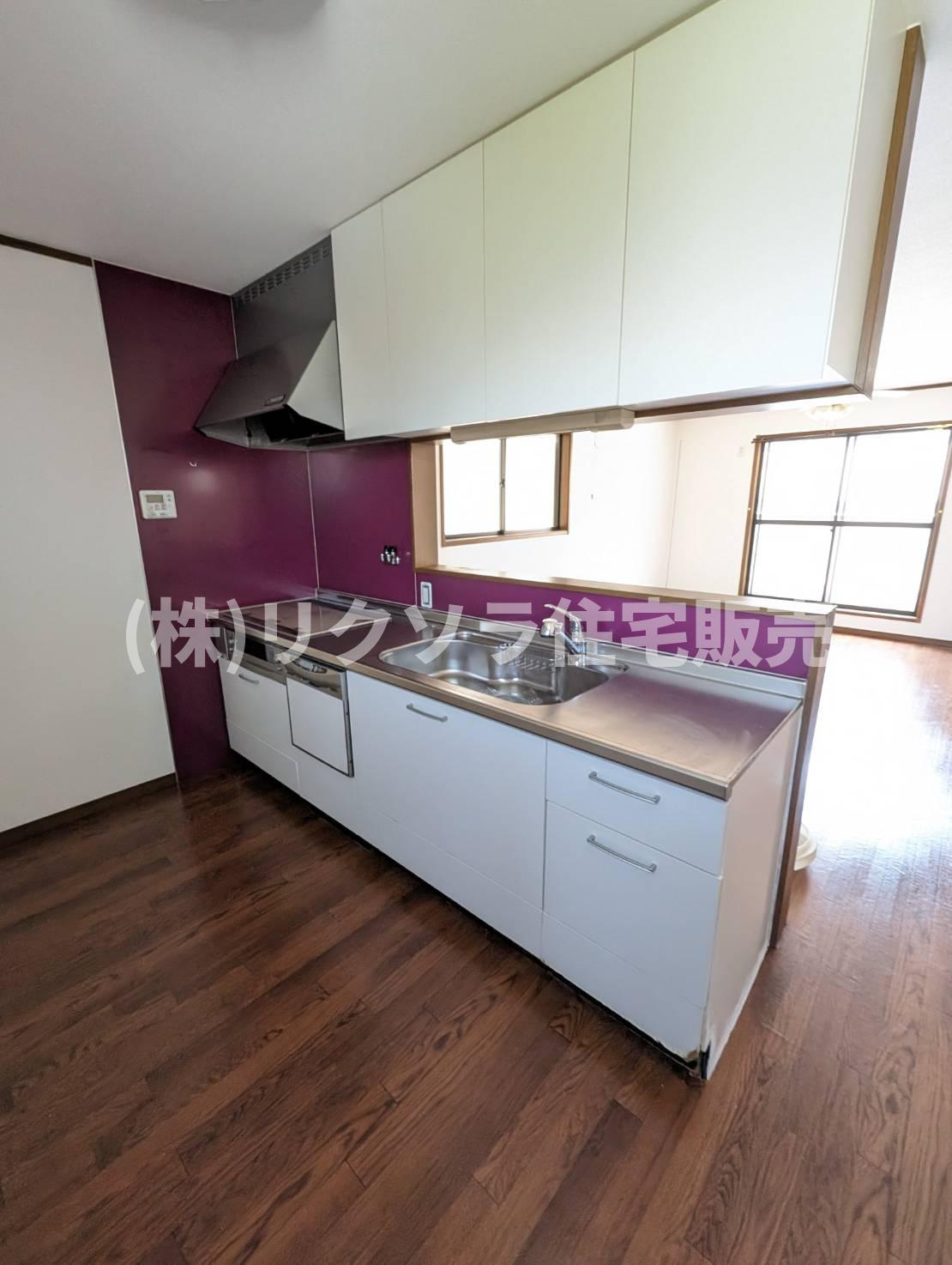 大久保町4丁目　中古一戸建てのキッチン|カウンターキッチン
■物件内覧・資金計画相談・住宅ローン相談、リフォーム相談、お問合せ受付中■
※当日・翌日のご内覧、ご相談はお電話でのお問合せがスムーズです！