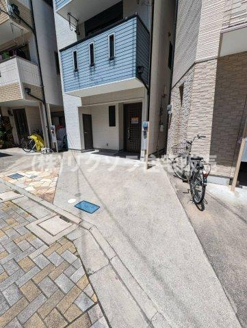 大久保町4丁目　中古一戸建ての駐車場|駐車スペース
■物件内覧・資金計画相談・住宅ローン相談、リフォーム相談、お問合せ受付中■
※当日・翌日のご内覧、ご相談はお電話でのお問合せがスムーズです！