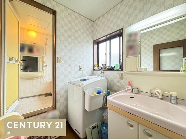 和歌山市松ケ丘1丁目　中古戸建の独立洗面台