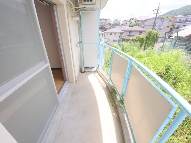 聖和ハイツ生駒Ｂのバルコニー