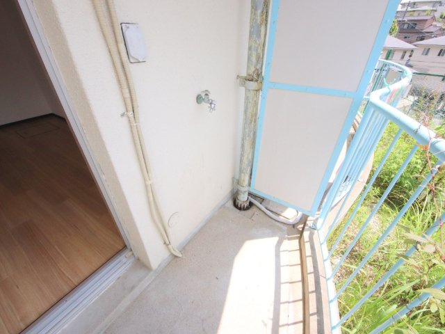 聖和ハイツ生駒Ｂのバルコニー