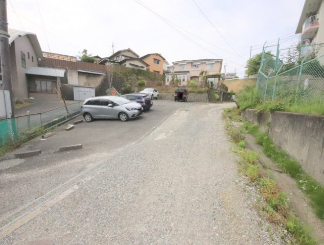 聖和ハイツ生駒Ｂの駐車場