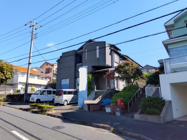 売住付店舗　三島市東大場2丁目の外観|敷地内の看板もご利用出来ます。点灯しますので夜もお使いいただけます。