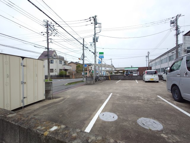 サンハイムヨシダの駐車場