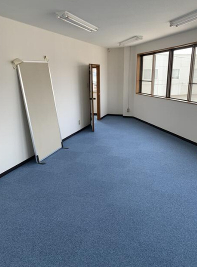 守山市守山６丁目の店舗事務所の居間・リビング