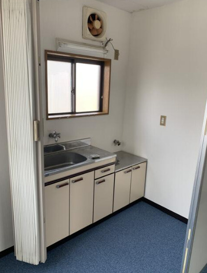 守山市守山６丁目の店舗事務所のキッチン