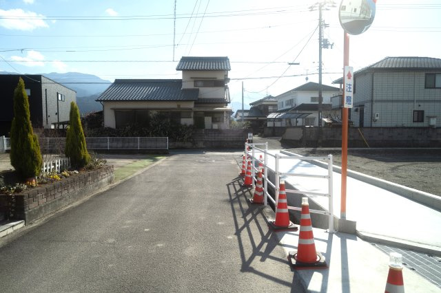 玉津エコタウンの前面道路含む現地写真|分譲地周辺の写真です。
