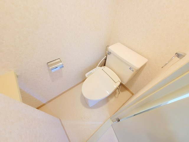 ロイヤルハイツ東生駒のトイレ