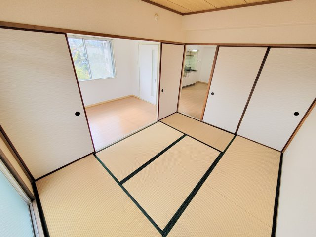 ロイヤルハイツ東生駒の和室