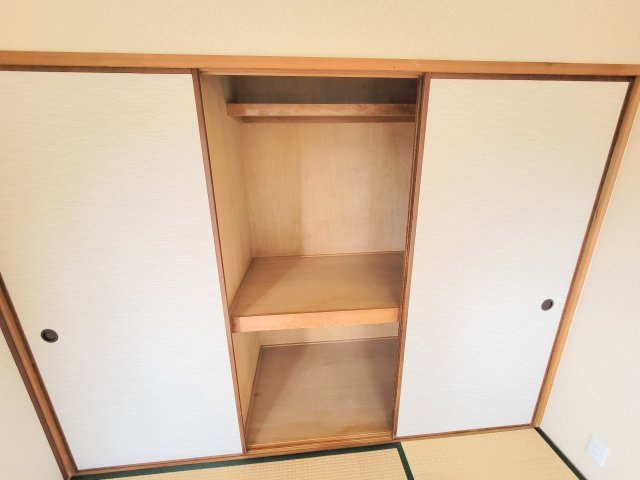ロイヤルハイツ東生駒の収納