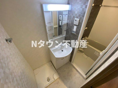【洗面所】 | S-RESIDENCE黒川本通一丁目 | 明るい洗面所です